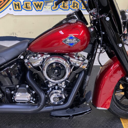 2026 Harley-Davidson® Heritage Classic Brilliant Red Black Cast Wheels FLHC thumb 3