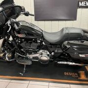 2026 Harley-Davidson® Street Glide® Vivid Black Chrome Trim thumb 3