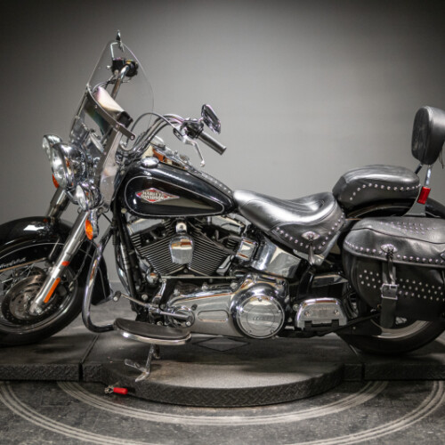 2014 Heritage Softail® Classic (FLSTC) thumb 2
