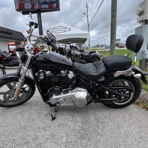 2022 Harley-Davidson® Softail Standard® Vivid Black thumb 2
