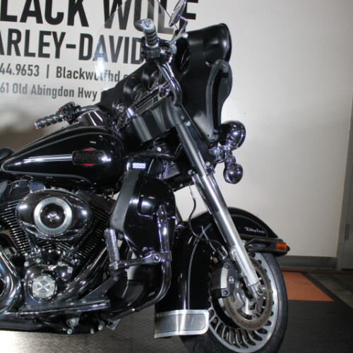 2009 Electra Glide® Ultra Classic® FLHTCU  thumb 2