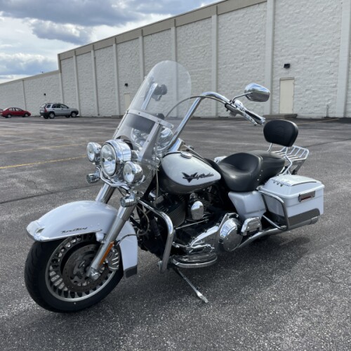 2009 Harley-Davidson Road King thumb 2