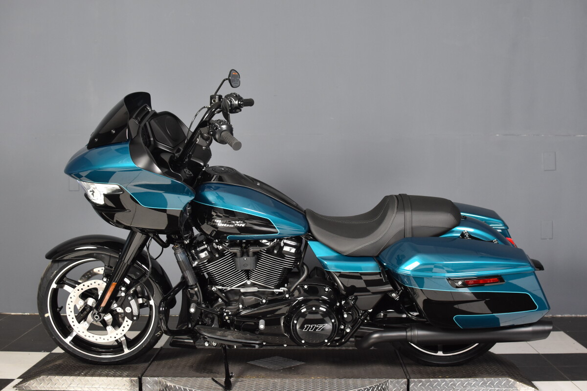 2026 Harley-Davidson® Road Glide™ FLTRX, photo 5