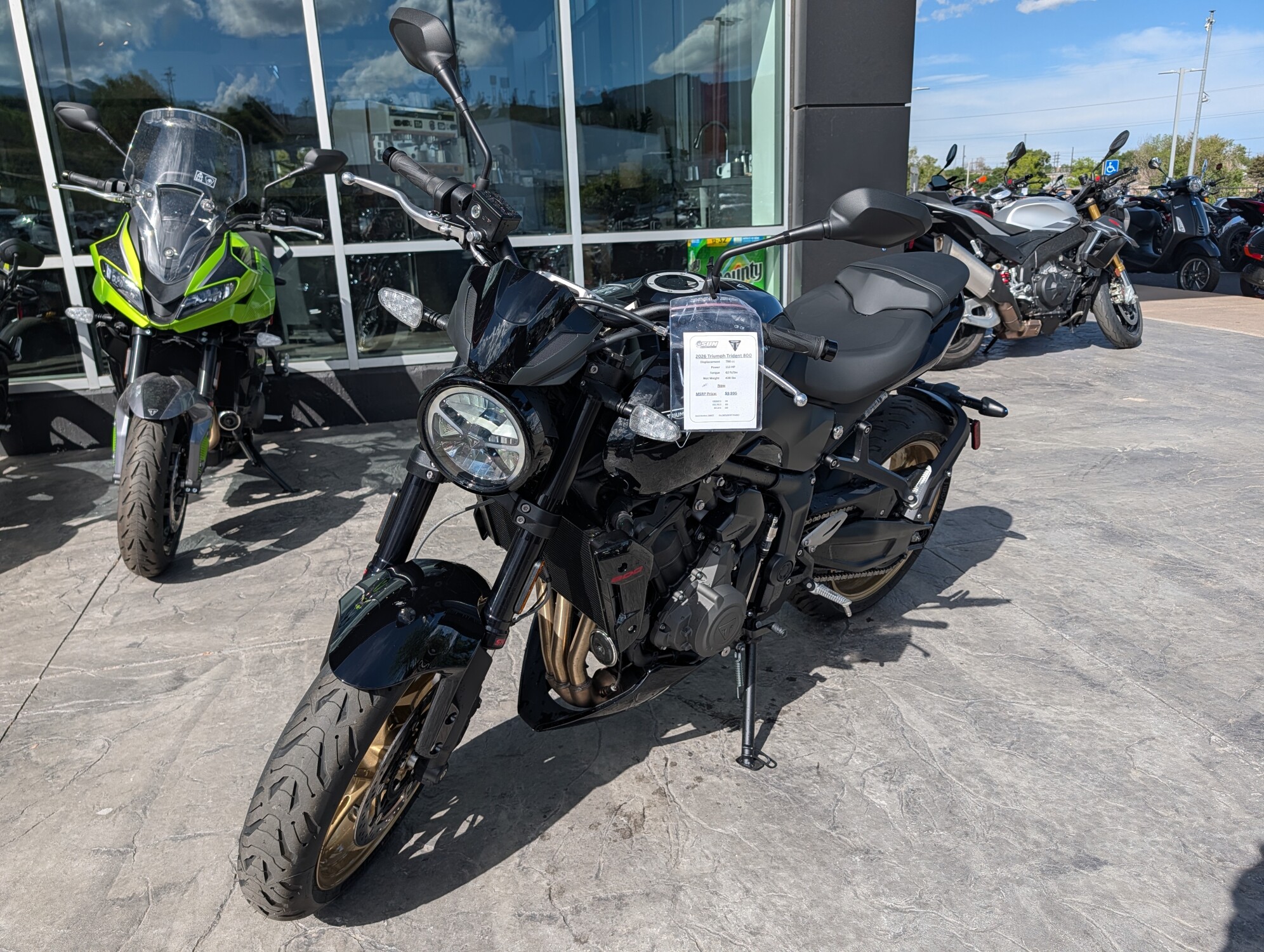 2026 Triumph Trident 800 Jet Black, photo 7
