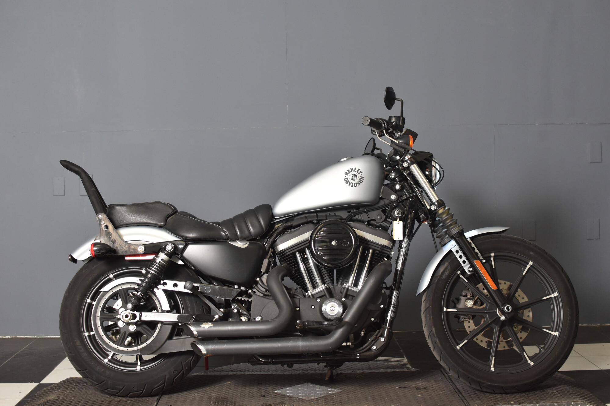 2020 Harley-Davidson® Iron 883™ XL 883N | Desert Wind Harley-Davidson®