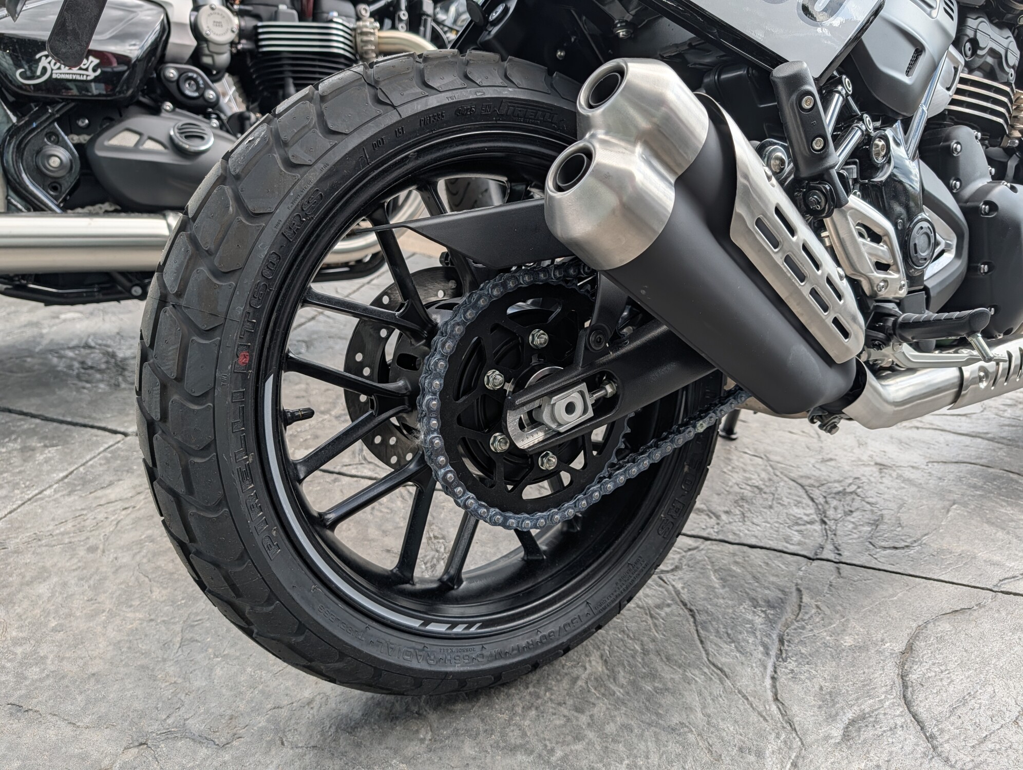 2027 Triumph Street Tracker 400, photo 7