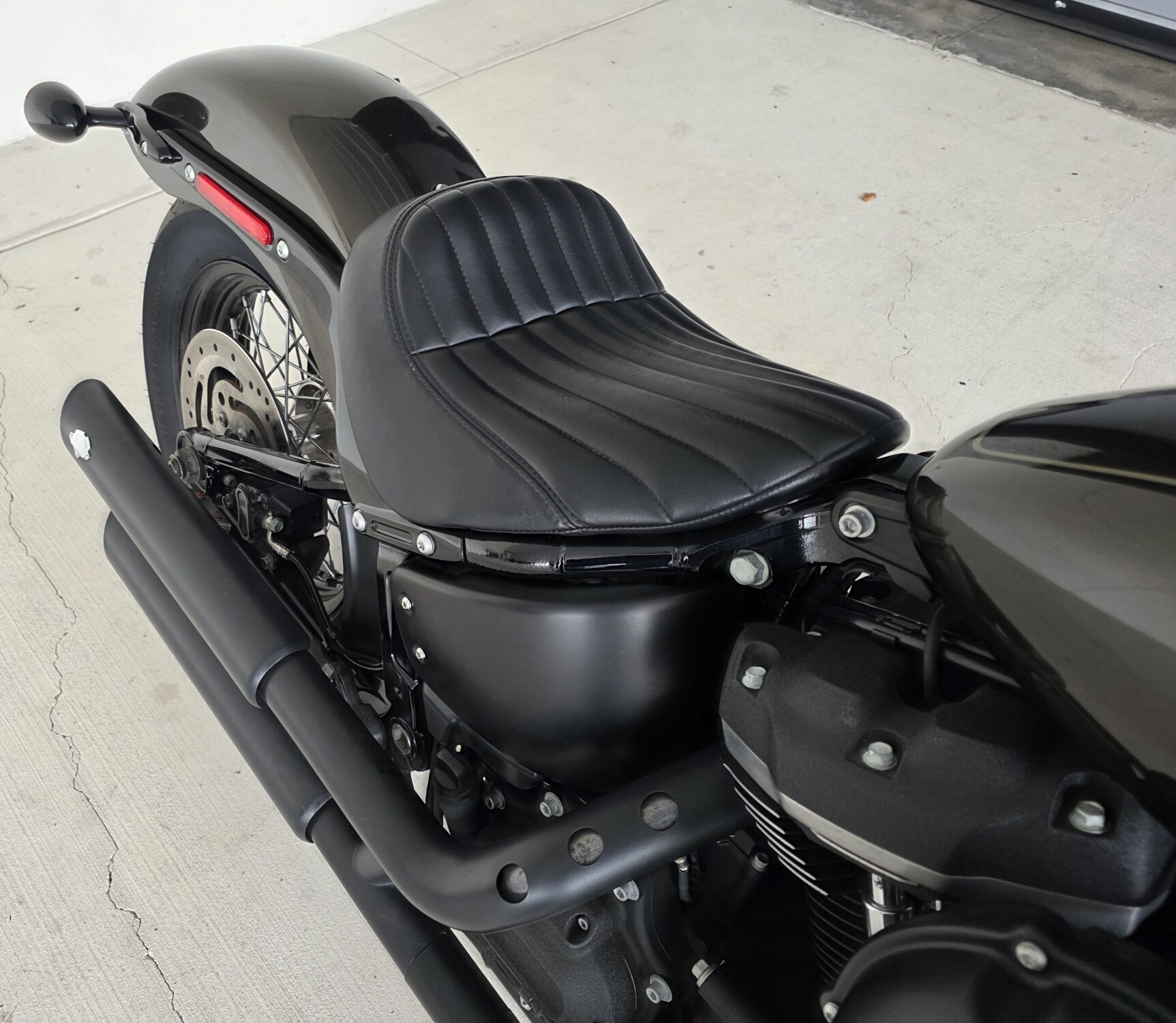 2020 Harley-Davidson® Street Bob® River Rock Gray, photo 6