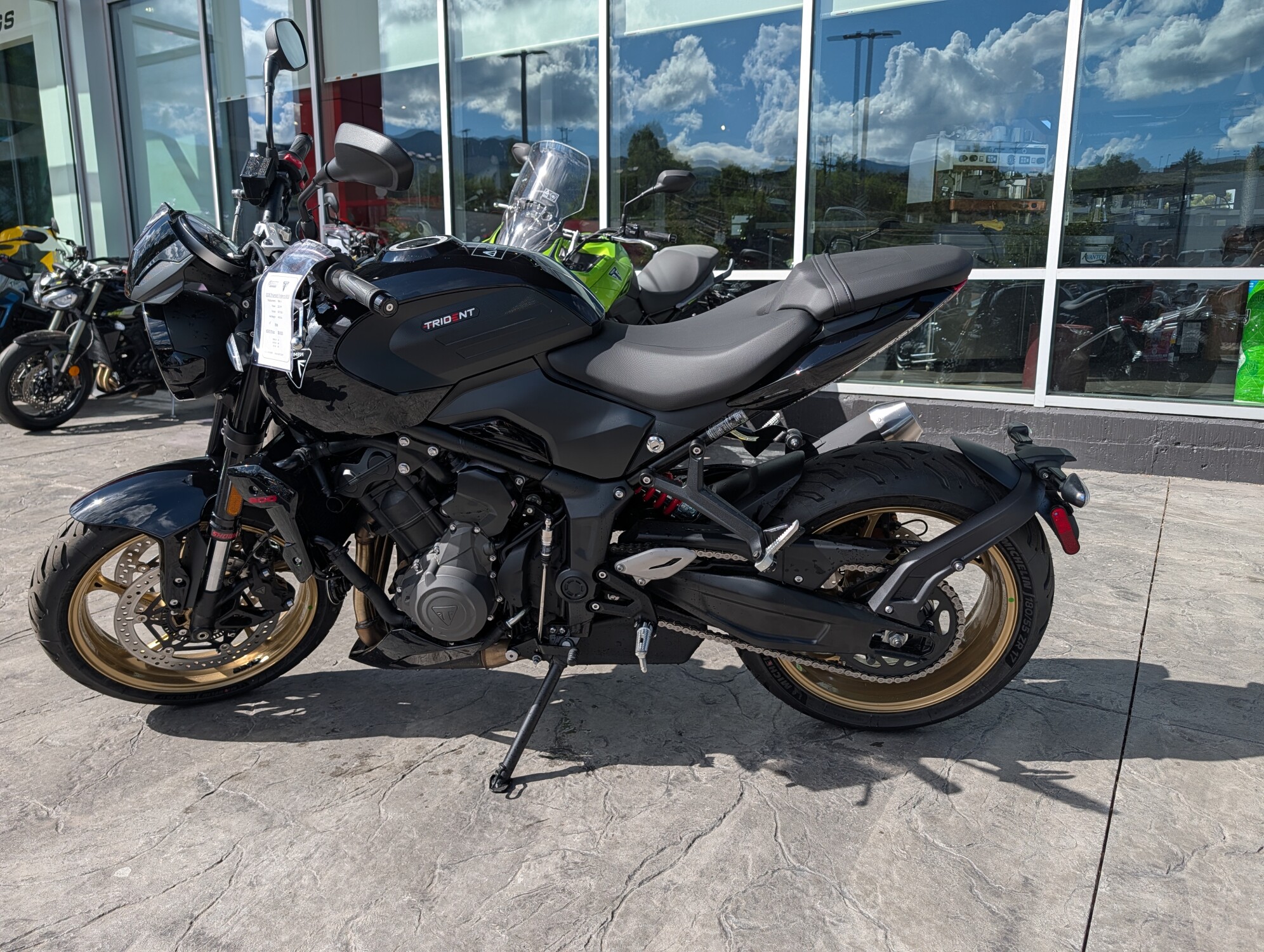2026 Triumph Trident 800 Jet Black, photo 6