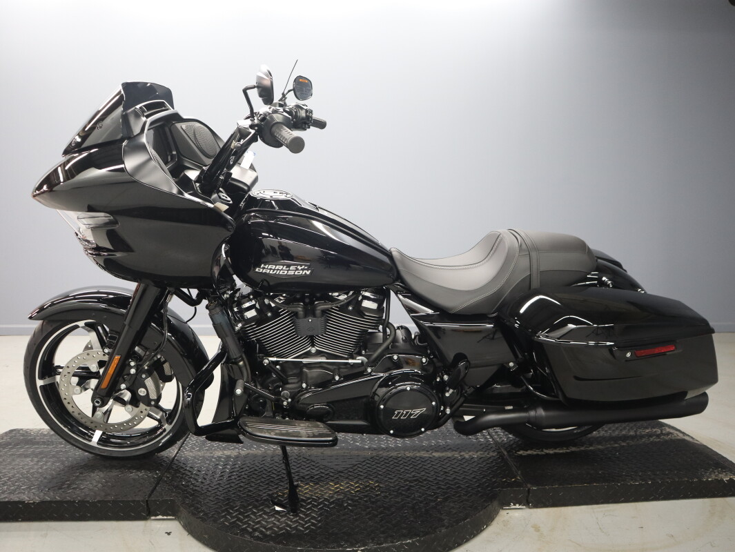 2026 Harley-Davidson® Road Glide™ FLTRX, photo 5