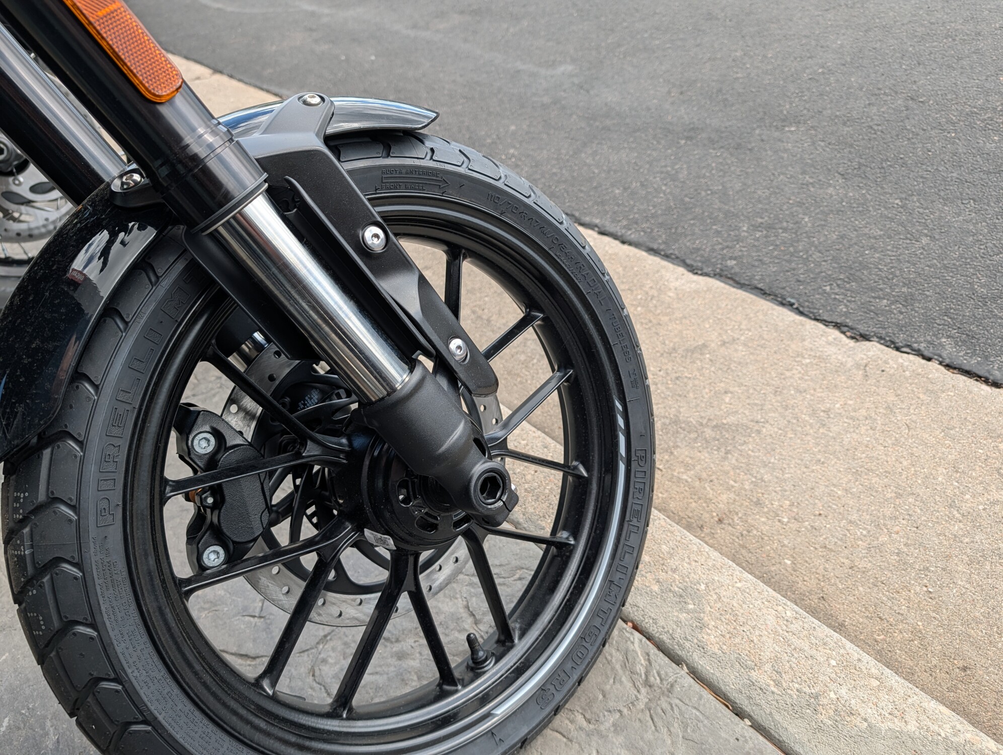 2027 Triumph Street Tracker 400, photo 11