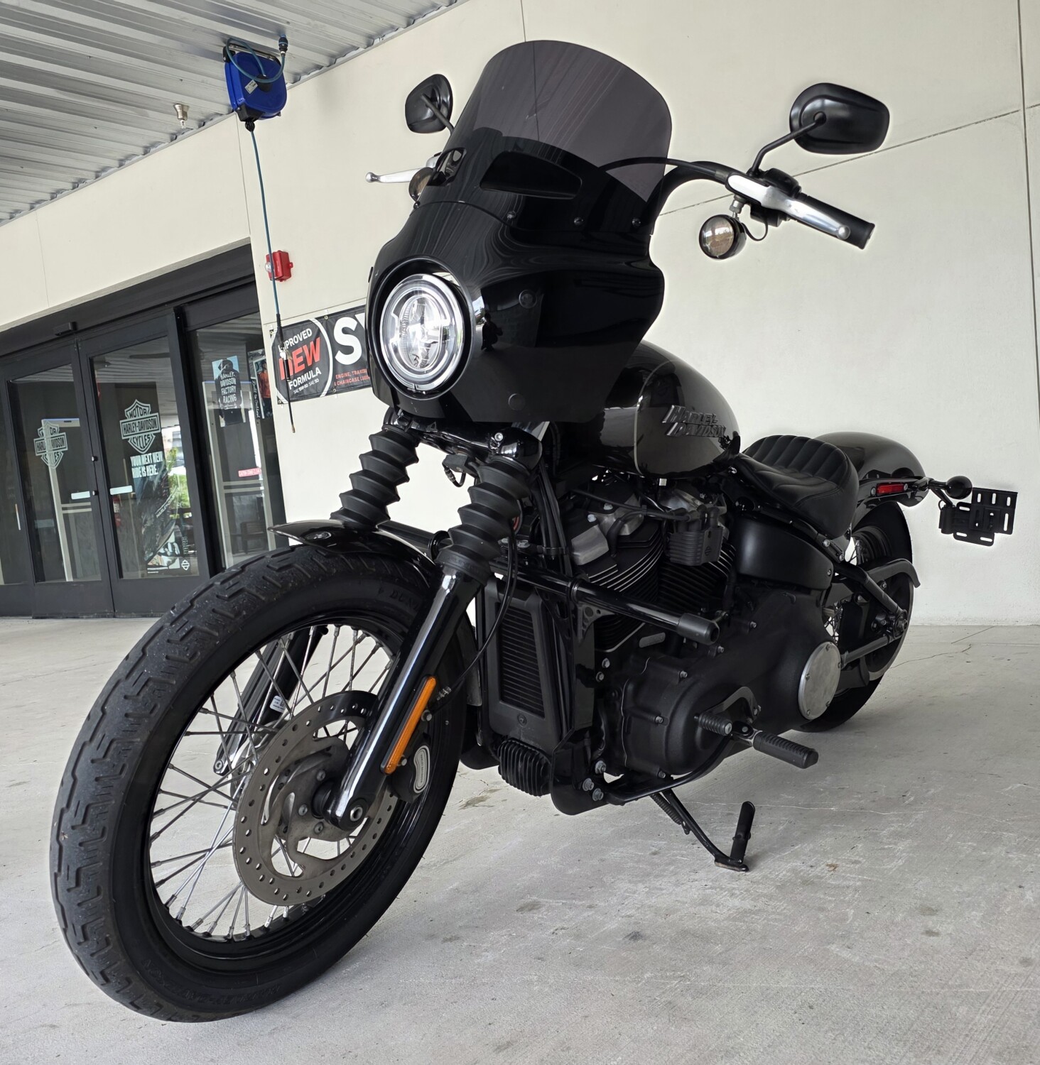2020 Harley-Davidson® Street Bob® River Rock Gray, photo 8