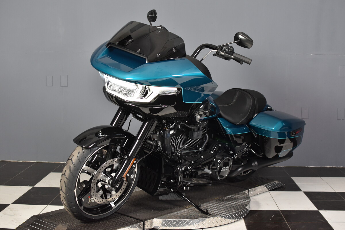 2026 Harley-Davidson® Road Glide™ FLTRX, photo 4