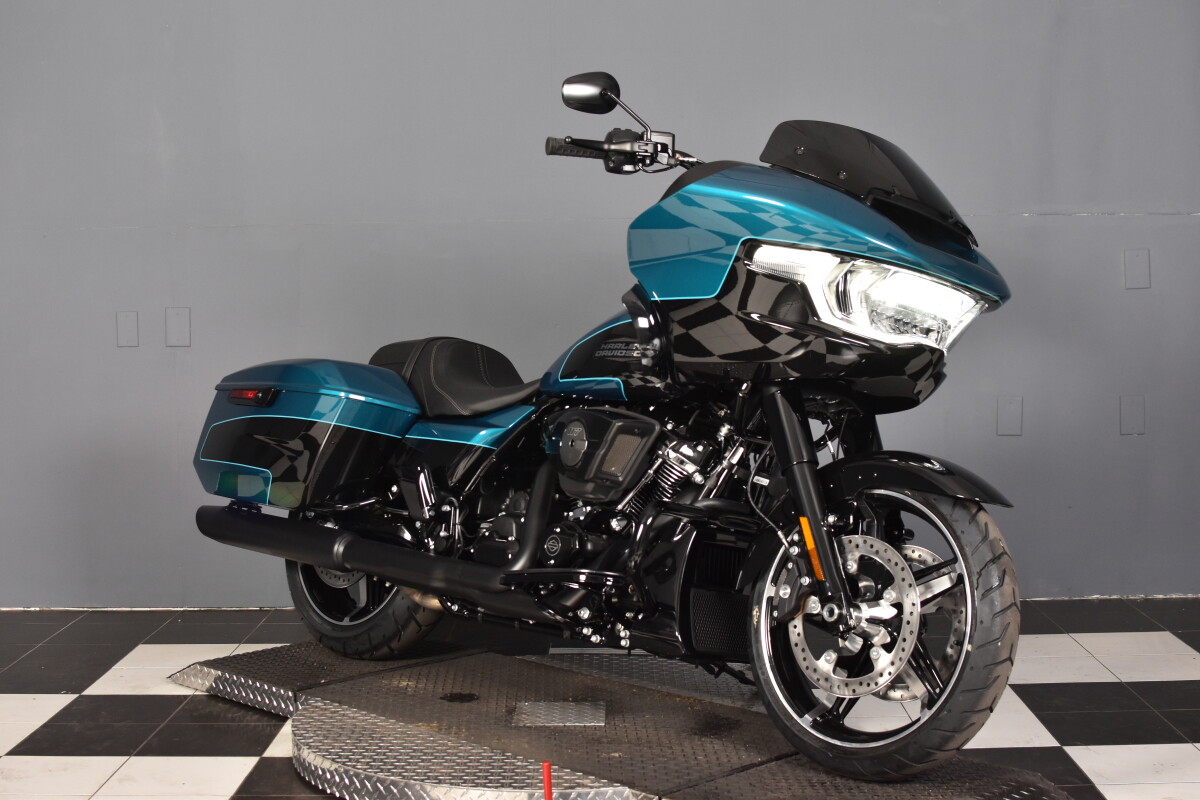 2026 Harley-Davidson® Road Glide™ FLTRX, photo 2