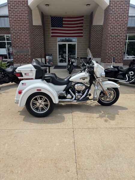 2013 Harley-Davidson® Tri Glide™ Ultra Classic® White
