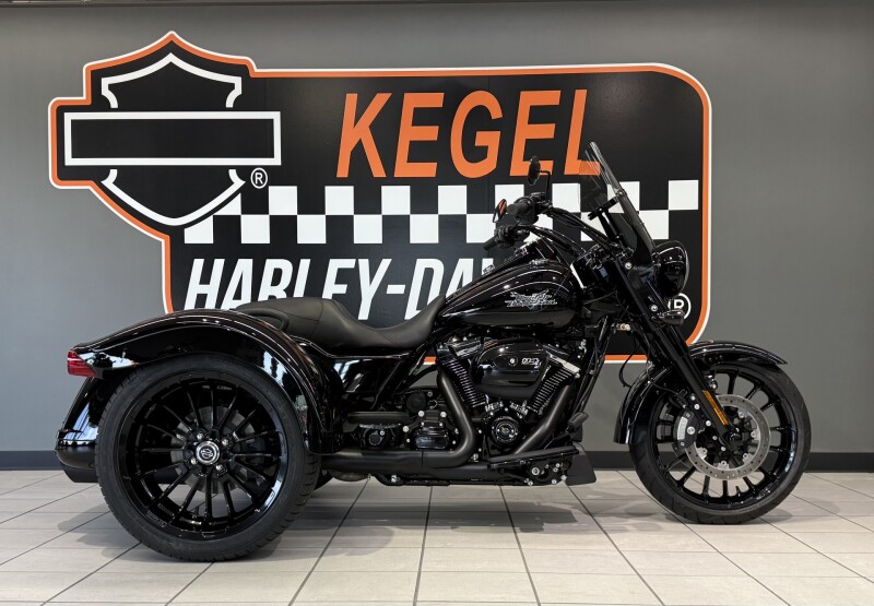 2024 Harley-Davidson® Freewheeler® Vivid Black