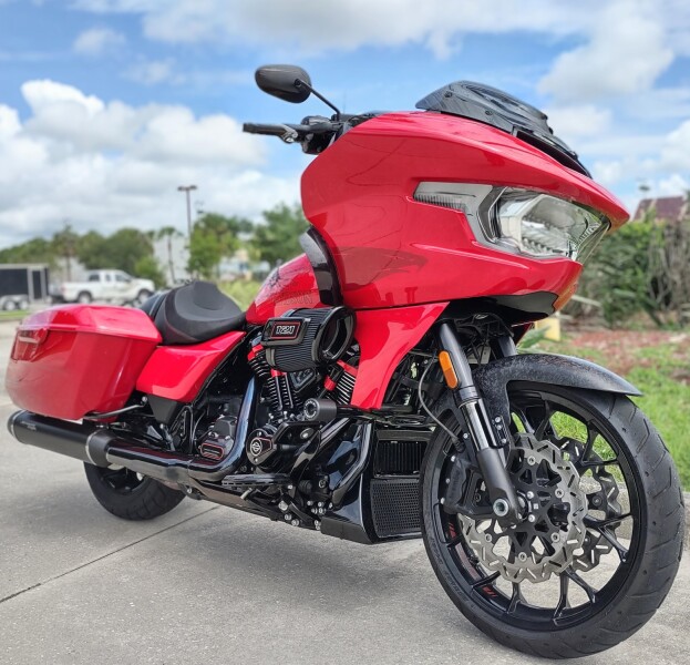 Harley-Davidson® CVO™ Road Glide™ ST 2025