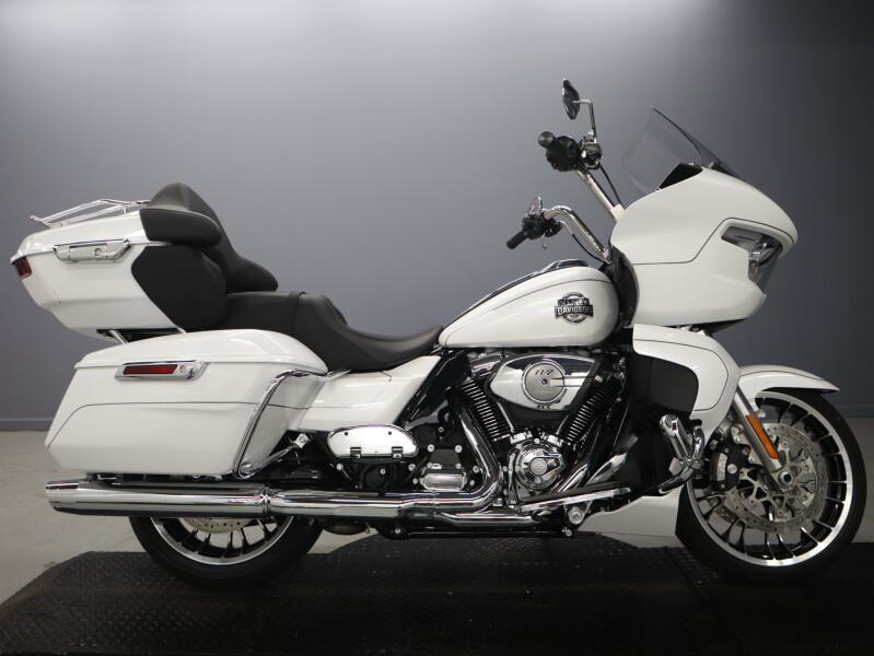 2026 Harley-Davidson® Road Glide Limited FLTRXL