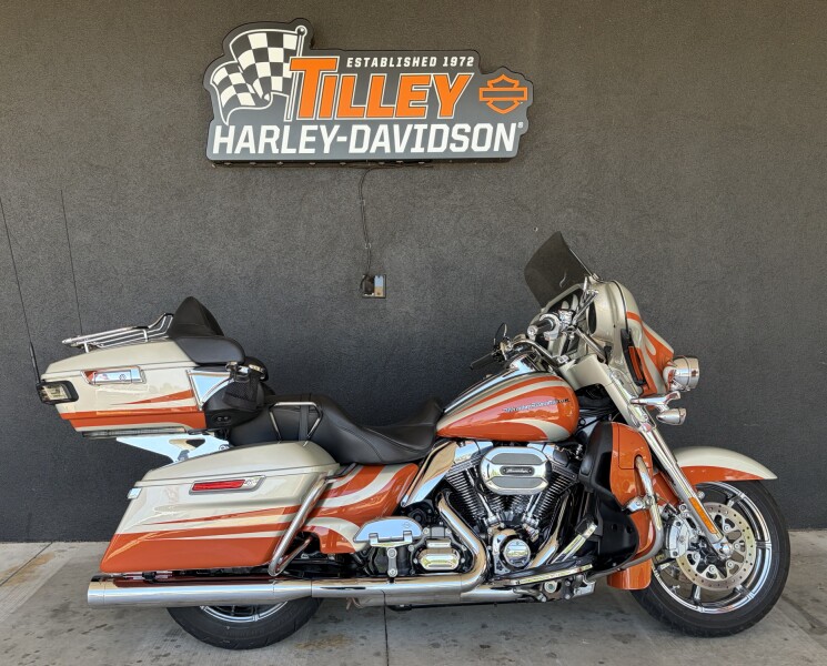 FLHTKSE 2015 CVO™ Ultra Limited