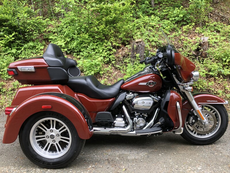 2024 Harley-Davidson® Tri Glide® Ultra Red Rock / Vivid Black
