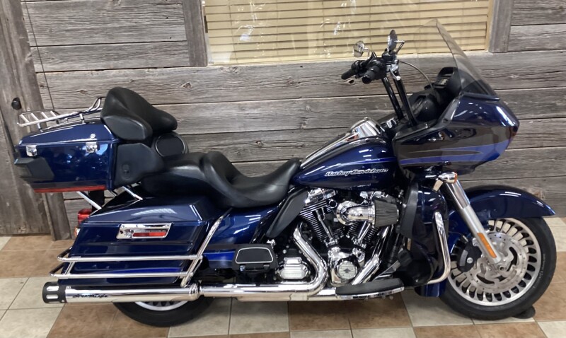 2012 Harley-Davidson® Road Glide® Ultra Big Blue Pearl
