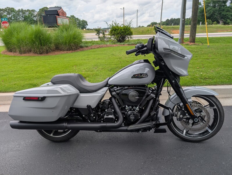 2025 Harley-Davidson® Street Glide® Billiard Gray - Black Finish