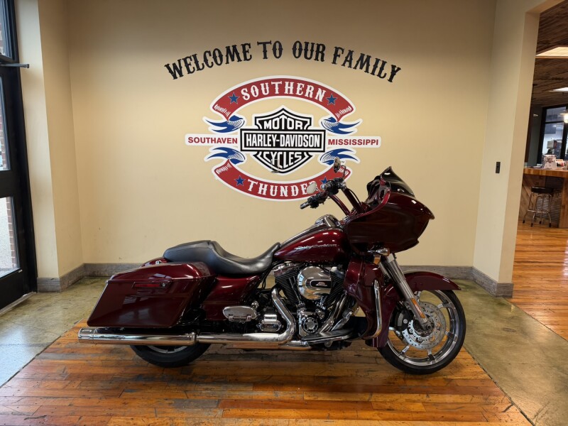 2015 Harley-Davidson® Road Glide® Mysterious Red Sunglo