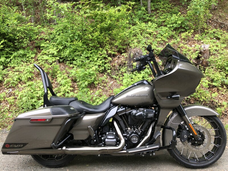 2021 Harley-Davidson® CVO™ Road Glide® Bronze Armor