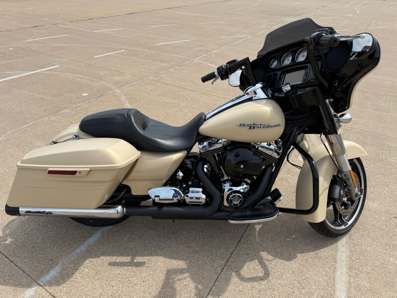 2014 Harley-Davidson® Street Glide® Special Sand Cammo Denim