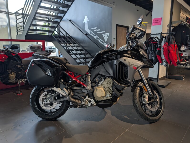2026 Ducati Multistrada V4 S Thrilling Black