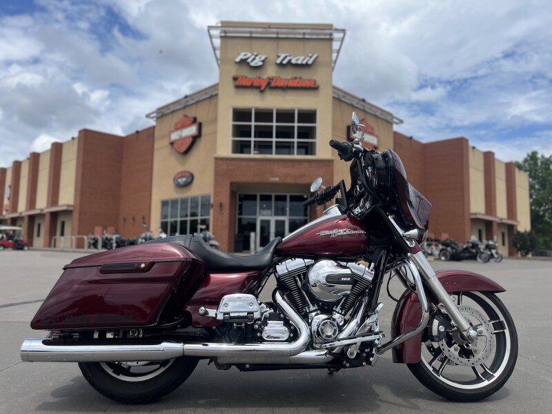 2014 Harley-Davidson® FLHXS Street Glide® Special MYSTERIOUS RED 645368