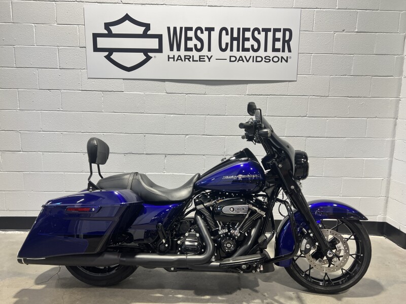 2020 Harley-Davidson® Road King® Special Zephyr Blue/Black Sunglo FLHRXS