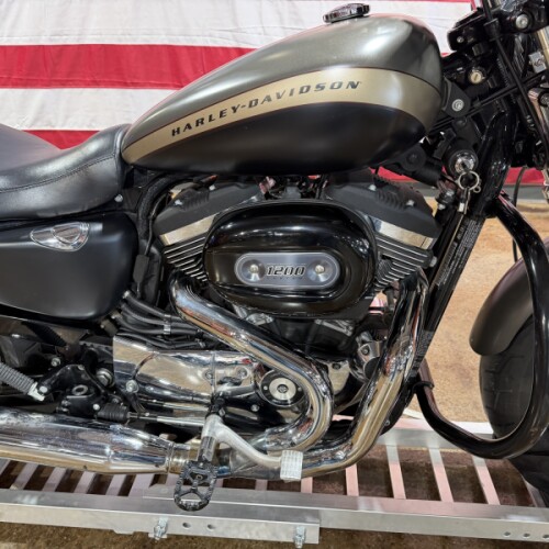 XL1200C 2018 1200 Custom thumb 0