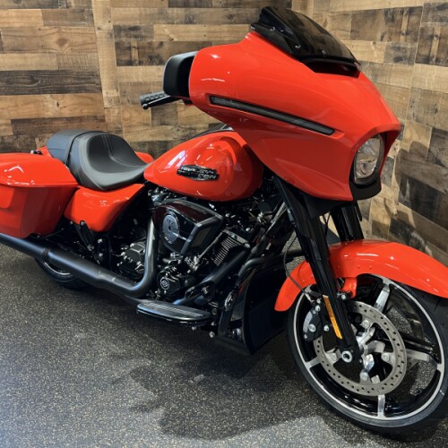 2026 Harley-Davidson® Street Glide® Blood Orange Black Trim FLHX thumb 3