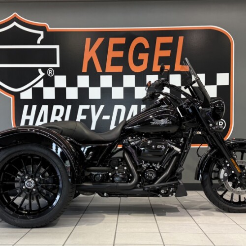 2024 Harley-Davidson® Freewheeler® Vivid Black thumb 0