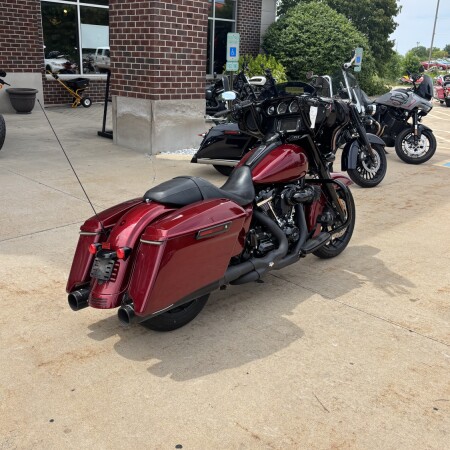 2018 Harley-Davidson® Street Glide® Special Hard Candy Hot Rod Red Flake thumb 2