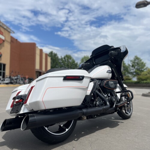 2024 Harley-Davidson® FLHX Street Glide® White Onyx Pearl 645804 thumb 2