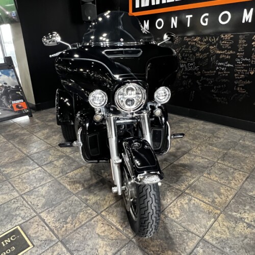 2023 Harley-Davidson® Tri Glide® Ultra Vivid Black | Pre-Owned Trike thumb 2