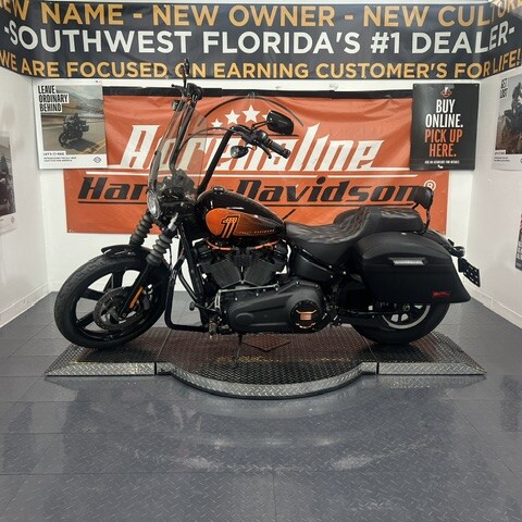 2023 Harley-Davidson® Street Bob® 114 | Pre-Owned Cruiser Motorcycle thumb 2