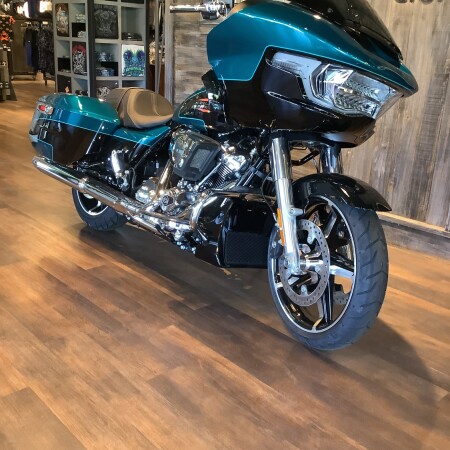 Harley-Davidson® Road Glide® 2026 FLTRX T31-26 Teal Thunder / Vivid Black Black Trim thumb 3