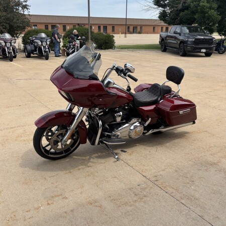 2020 Harley-Davidson® Road Glide® Stiletto Red thumb 0