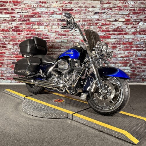 FLHRSE4 2008 Screamin’ Eagle Road King thumb 2