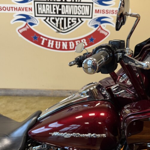 2015 Harley-Davidson® Road Glide® Mysterious Red Sunglo thumb 3