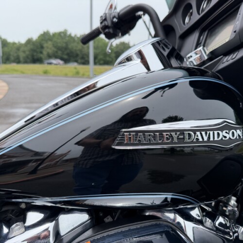 2018 Harley-Davidson® Electra Glide® Ultra Classic® Vivid Black thumb 0
