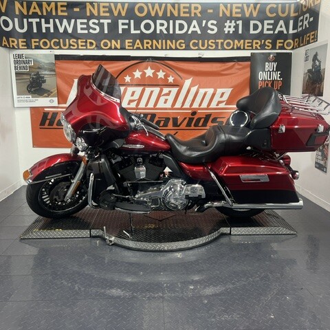 2012 Harley-Davidson® Electra Glide® Ultra Limited | Pre-Owned Touring Motorcycle thumb 3