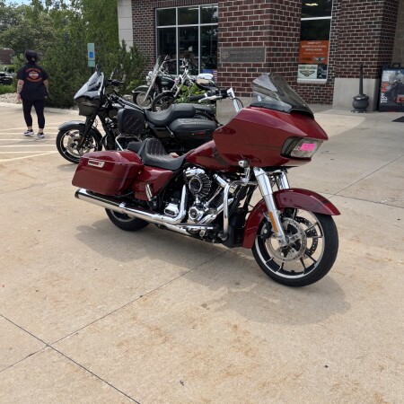 2020 Harley-Davidson® Road Glide® Stiletto Red thumb 3