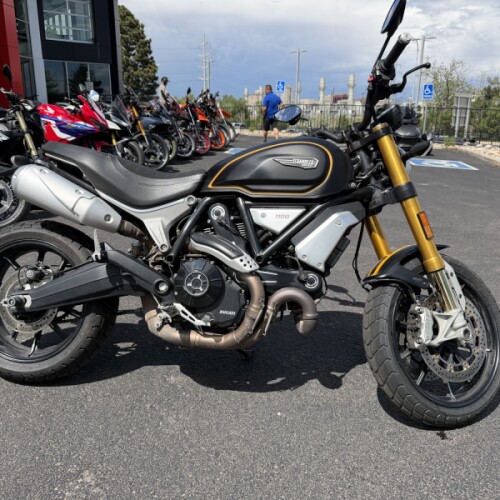 2018 Ducati Scrambler® 1100 Sport Viper Black thumb 3