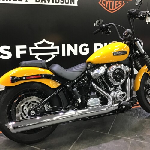 2025 Harley-Davidson® Street Bob® Centerline w/Laced Wheels thumb 1