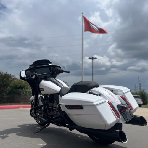 2024 Harley-Davidson® FLHX Street Glide® White Onyx Pearl 645804 thumb 0
