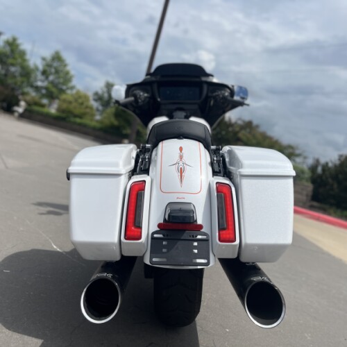 2024 Harley-Davidson® FLHX Street Glide® White Onyx Pearl 645804 thumb 1