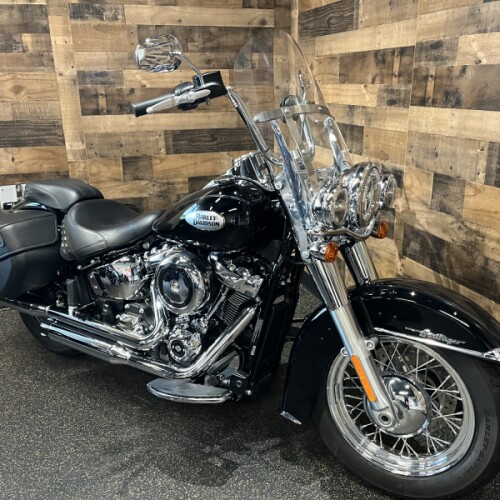 2021 Harley-Davidson® Heritage Classic 107 Vivid Black FLHC thumb 3